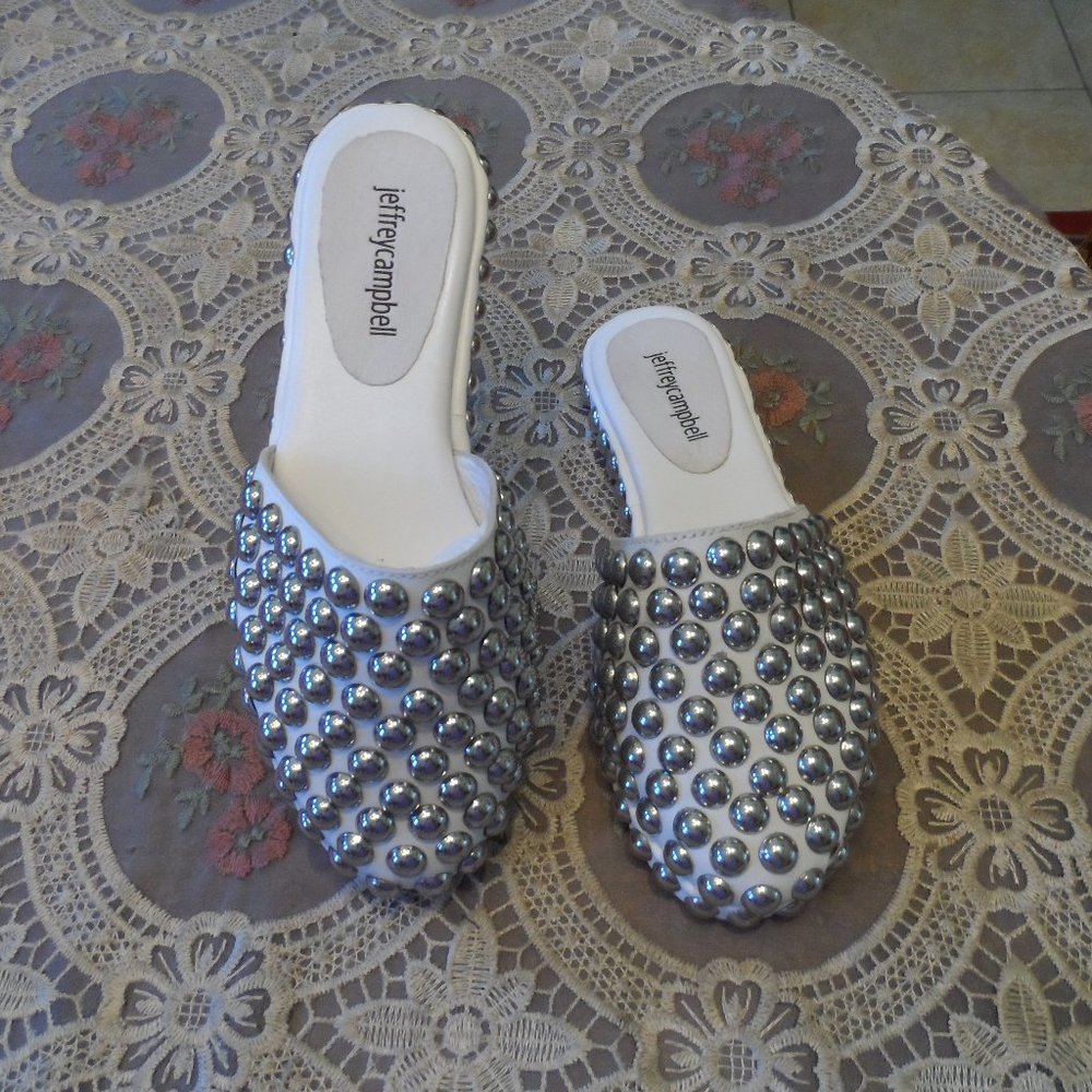 New Jeffrey Campbell White Leather Mules w/Silver Metal Round Stud Detail Size 6